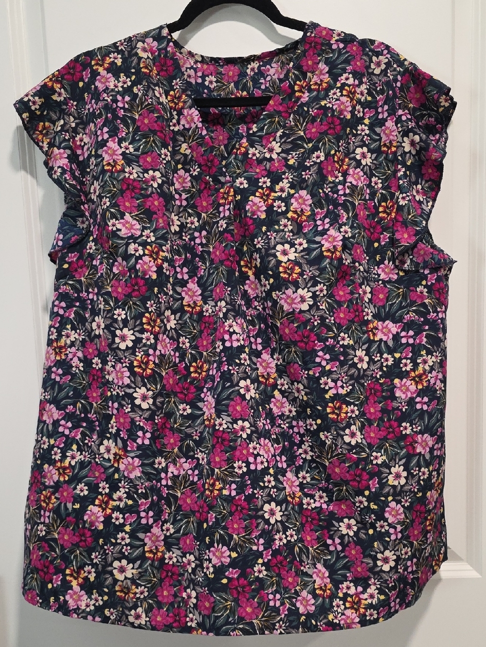 Women's Floral V-Neck Cap Sleeve Blouse in Navy and Pink